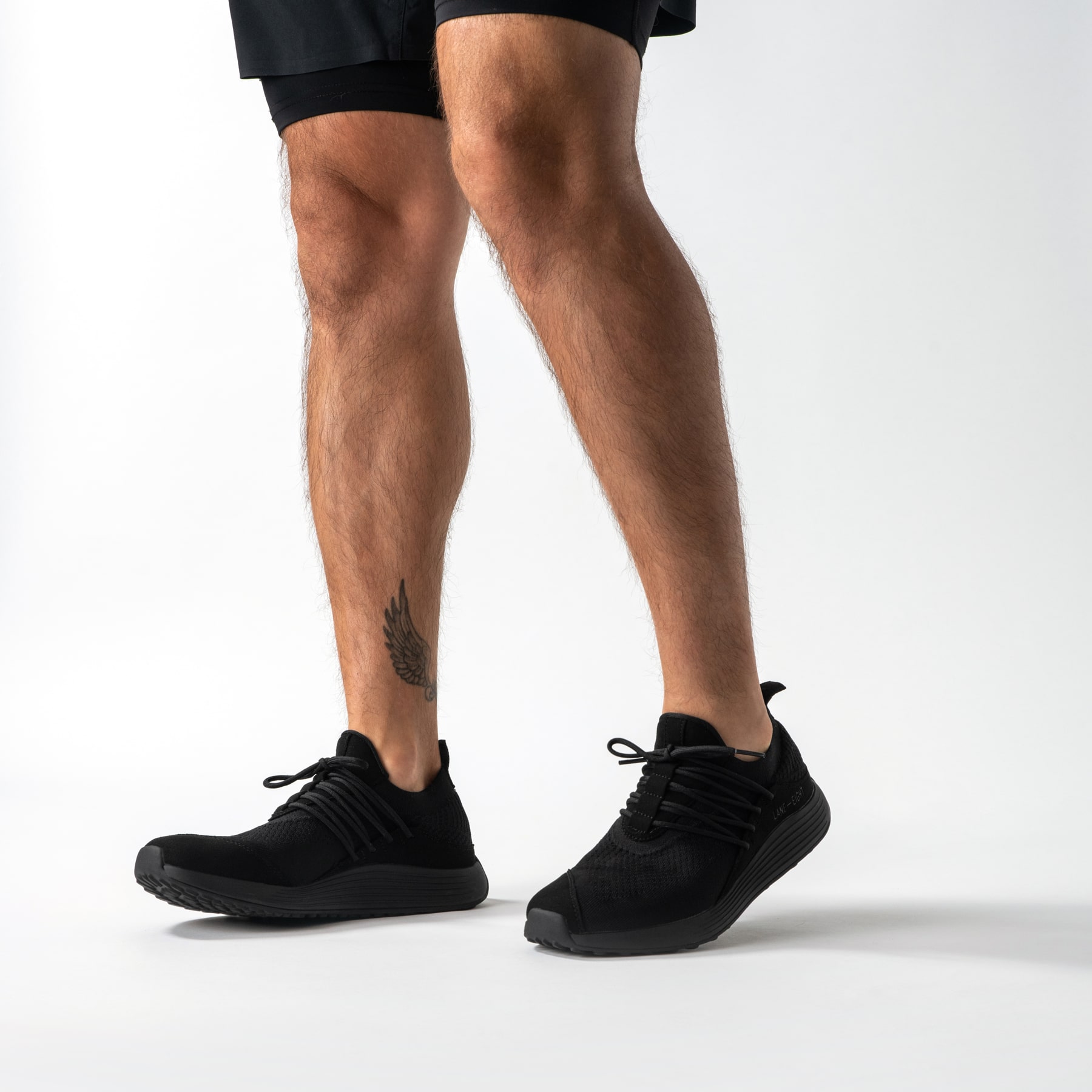 LANEEIGHT-TRAINER-AD-1-CarbonBlack-MensOnFoot-min.jpg