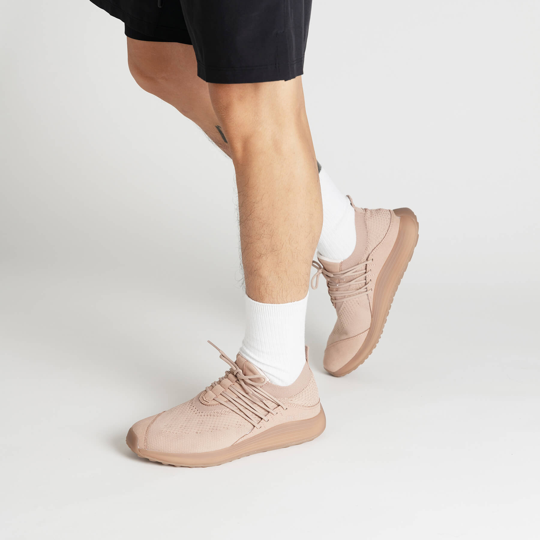 LANEEIGHT-TRAINER-AD-1-DustyTaupe-MensOnFoot-1.jpg